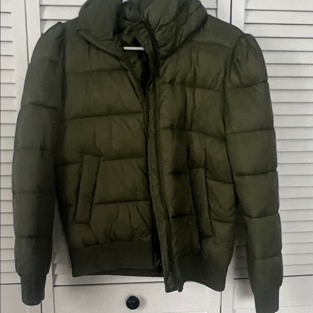Woman’s Olive Puffer Jacket